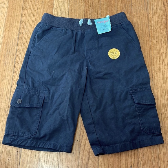 Boys Medium (8/10) Cat & Jack dark Grey elastic drawstring cargo shorts - Picture 1 of 3